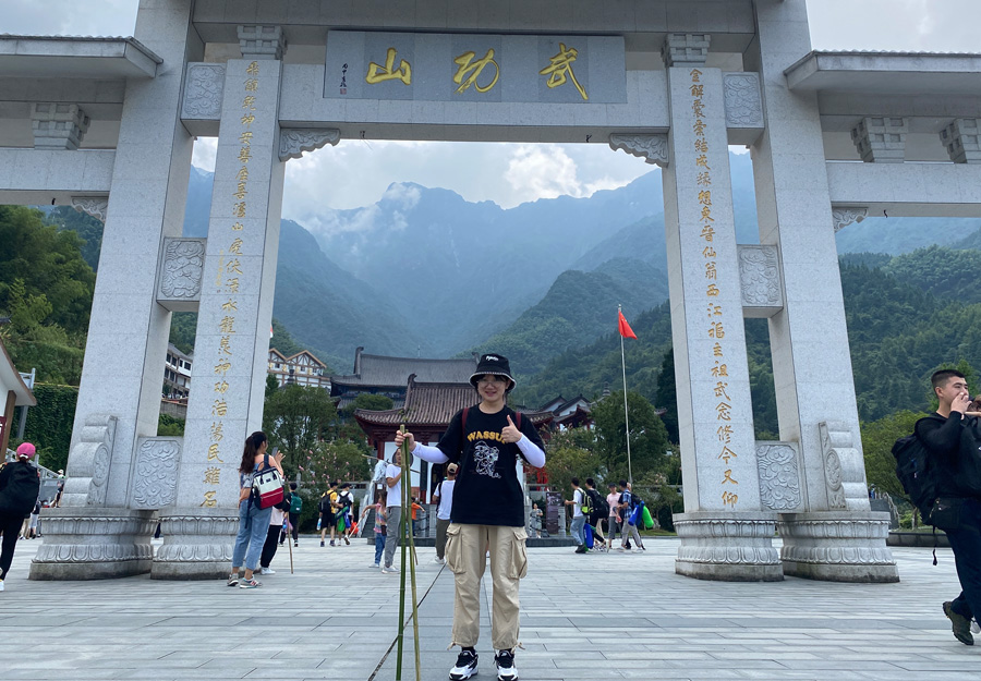 2022年度腾博tengbo9885官网医药优异科技斗争者——王李洪